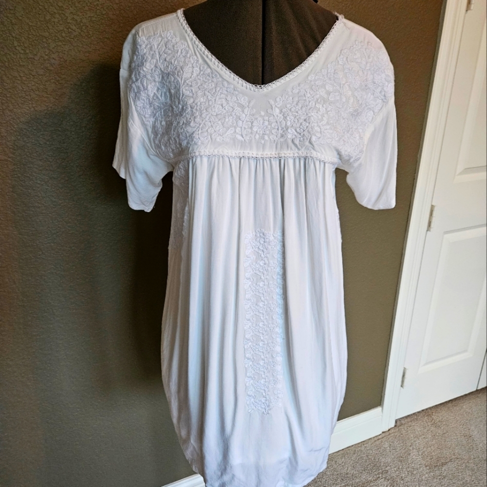 *Rare* J. Marie Oaxacan Embroidered Dress Tunic Cover-up White on White